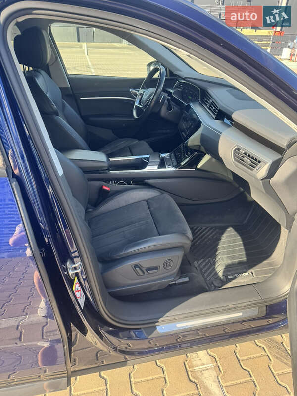 Позашляховик / Кросовер Audi e-tron 2020 в Києві фото 21 Позашляховик / Кросовер Audi e-tron 2020 в Києві