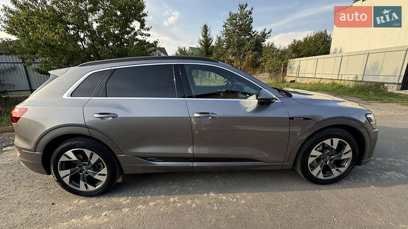Позашляховик / Кросовер Audi e-tron 2019 в Ужгороді