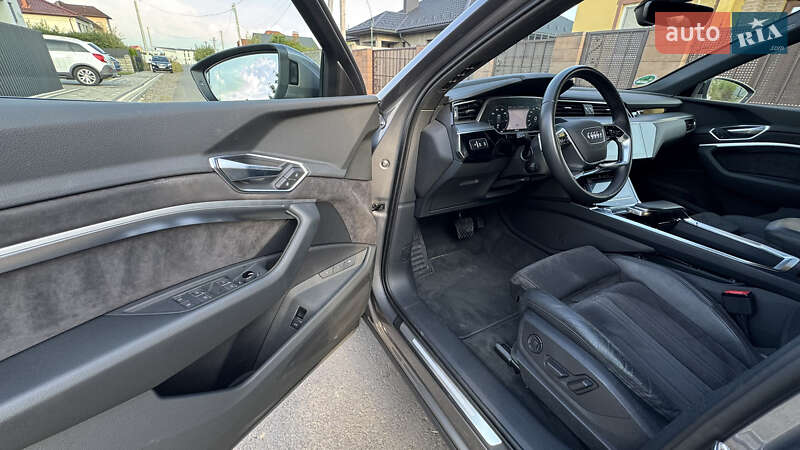 Позашляховик / Кросовер Audi e-tron 2019 в Ужгороді