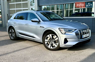Внедорожник / Кроссовер Audi e-tron 2022 в Ровно