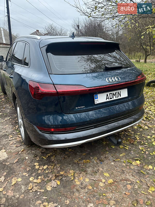 Внедорожник / Кроссовер Audi e-tron 2019 в Харькове