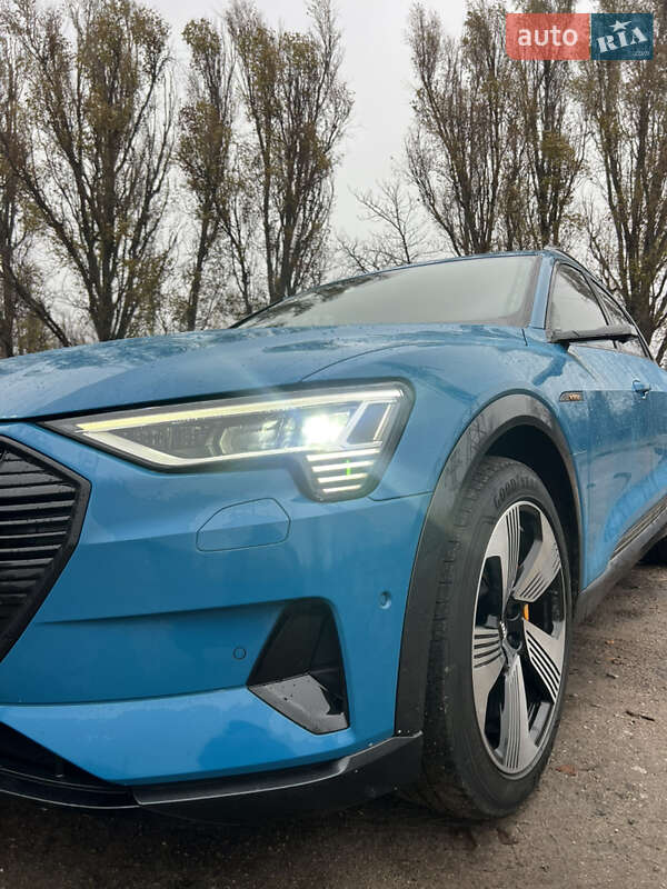 Позашляховик / Кросовер Audi e-tron 2019 в Дніпрі фото 3 Позашляховик / Кросовер Audi e-tron 2019 в Дніпрі