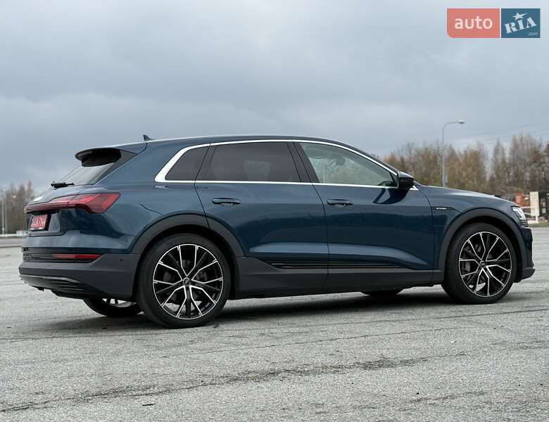 Позашляховик / Кросовер Audi e-tron 2021 в Києві фото 10 Позашляховик / Кросовер Audi e-tron 2021 в Києві