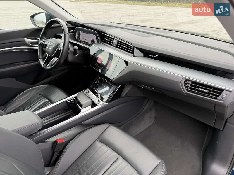 Позашляховик / Кросовер Audi e-tron 2021 в Києві фото 38 Позашляховик / Кросовер Audi e-tron 2021 в Києві