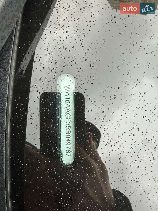 Позашляховик / Кросовер Audi e-tron 2024 в Києві