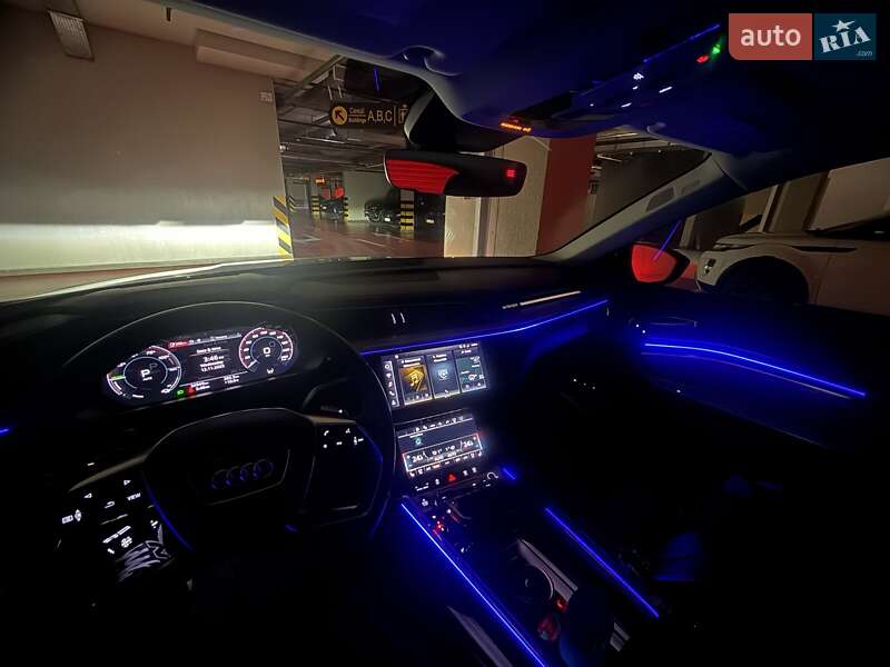 Позашляховик / Кросовер Audi e-tron 2024 в Києві