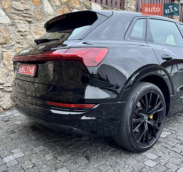 Позашляховик / Кросовер Audi e-tron 2019 в Рівному