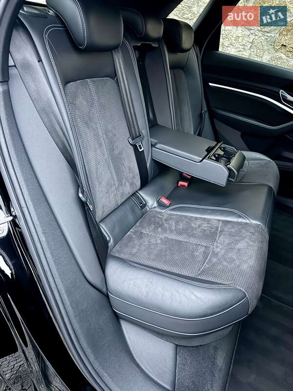 Позашляховик / Кросовер Audi e-tron 2019 в Рівному