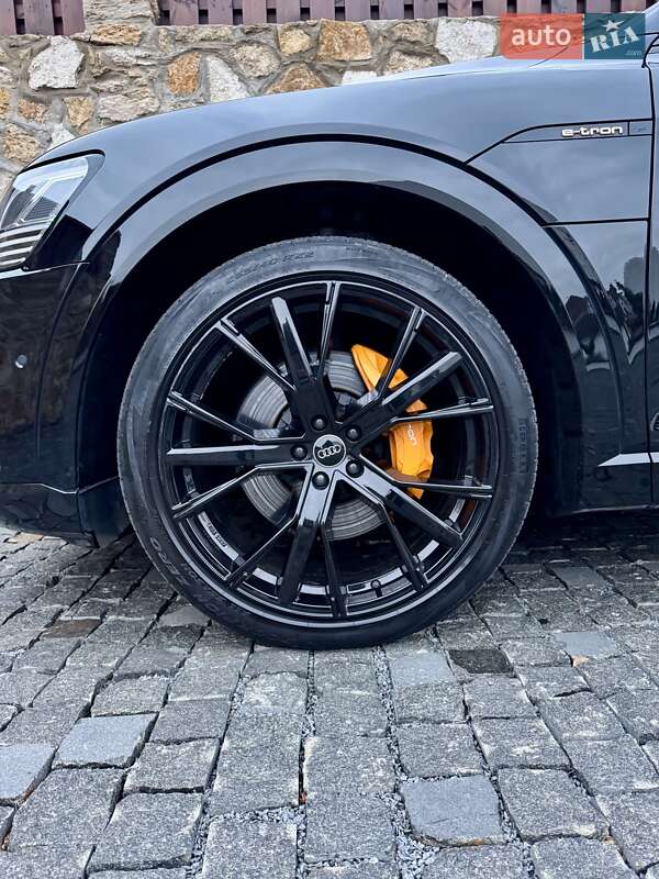 Позашляховик / Кросовер Audi e-tron 2019 в Рівному