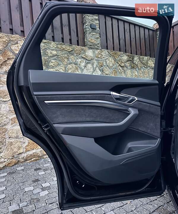 Позашляховик / Кросовер Audi e-tron 2019 в Рівному