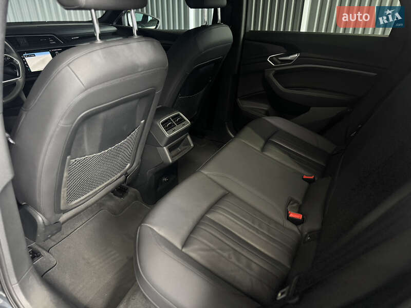 Внедорожник / Кроссовер Audi e-tron 2022 в Мукачево