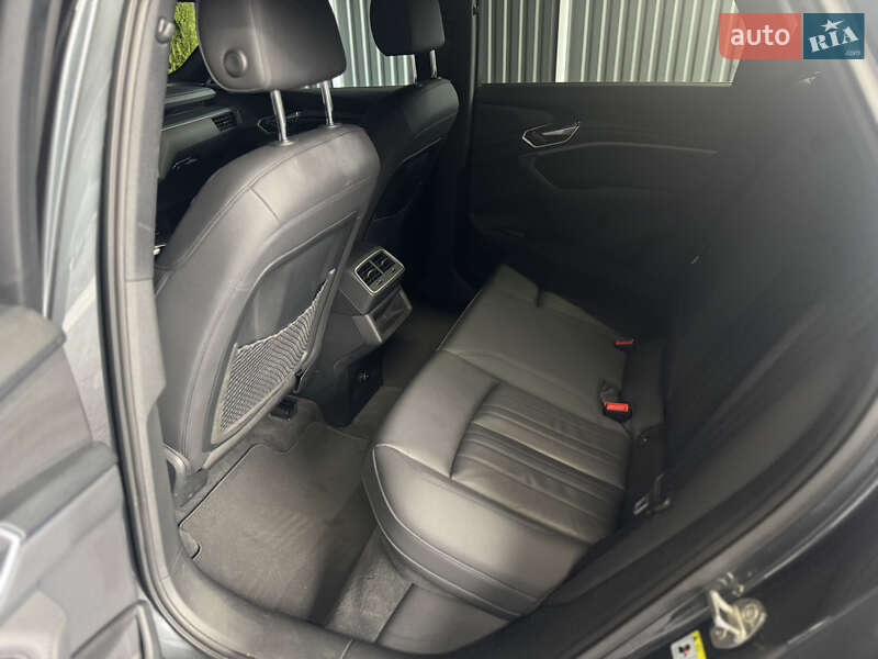 Внедорожник / Кроссовер Audi e-tron 2022 в Мукачево