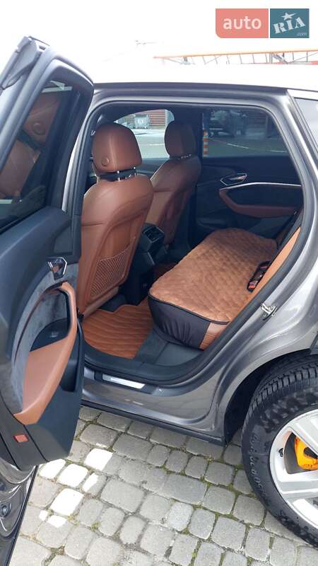 Внедорожник / Кроссовер Audi e-tron 2019 в Львове