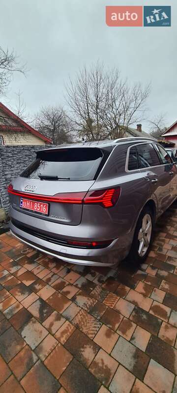 Позашляховик / Кросовер Audi e-tron 2019 в Рівному