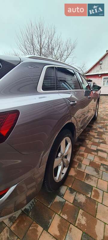 Позашляховик / Кросовер Audi e-tron 2019 в Рівному