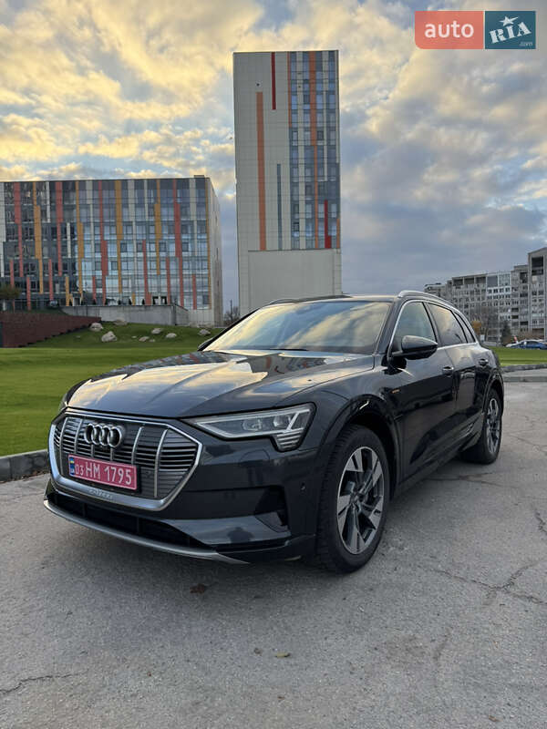 Внедорожник / Кроссовер Audi e-tron 2020 в Днепре