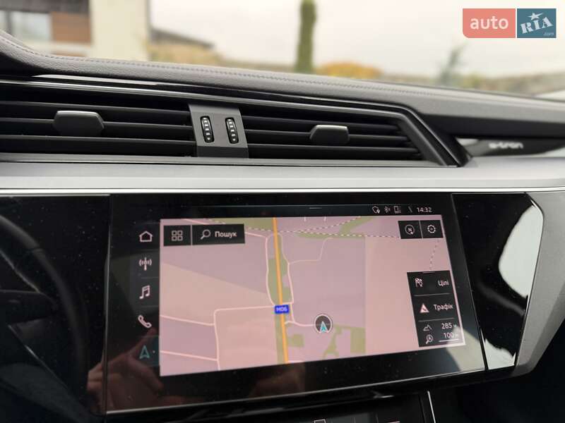 Позашляховик / Кросовер Audi e-tron 2019 в Стрию