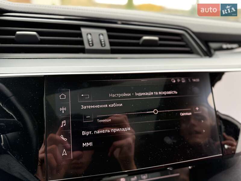 Позашляховик / Кросовер Audi e-tron 2019 в Стрию