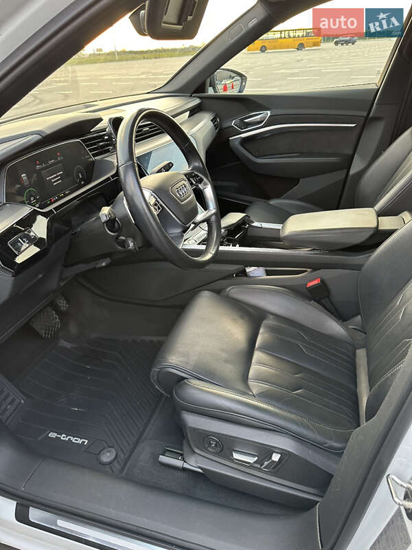 Внедорожник / Кроссовер Audi e-tron 2019 в Днепре фото 8 Внедорожник / Кроссовер Audi e-tron 2019 в Днепре