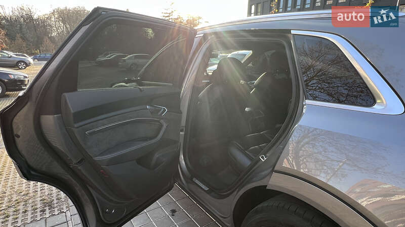 Позашляховик / Кросовер Audi e-tron 2019 в Львові