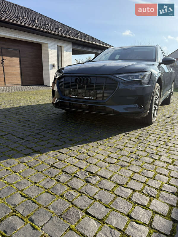 Внедорожник / Кроссовер Audi e-tron 2019 в Ровно фото 7 Внедорожник / Кроссовер Audi e-tron 2019 в Ровно