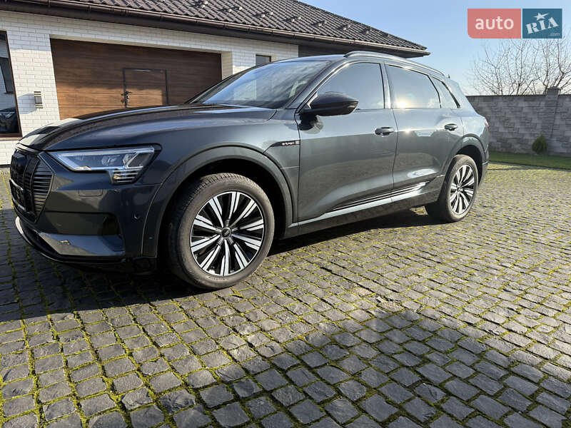 Внедорожник / Кроссовер Audi e-tron 2019 в Ровно фото Внедорожник / Кроссовер Audi e-tron 2019 в Ровно
