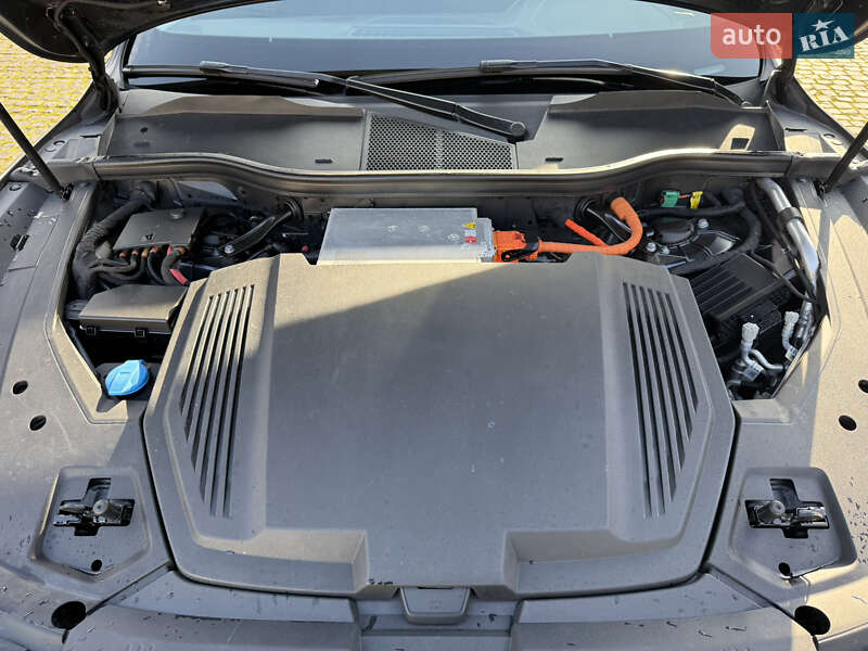 Внедорожник / Кроссовер Audi e-tron 2019 в Ровно фото 21 Внедорожник / Кроссовер Audi e-tron 2019 в Ровно