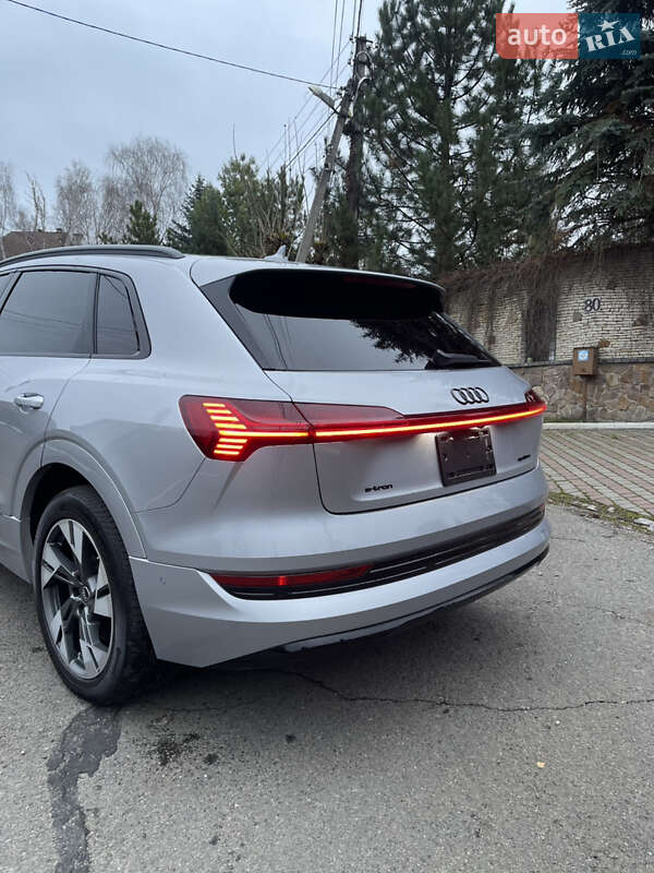 Внедорожник / Кроссовер Audi e-tron 2022 в Василькове