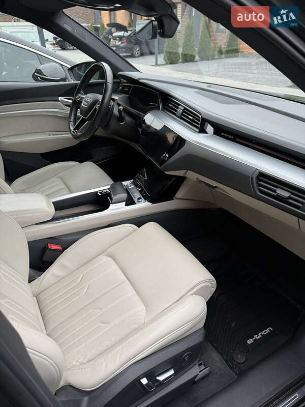 Позашляховик / Кросовер Audi e-tron 2020 в Вінниці фото 37 Позашляховик / Кросовер Audi e-tron 2020 в Вінниці