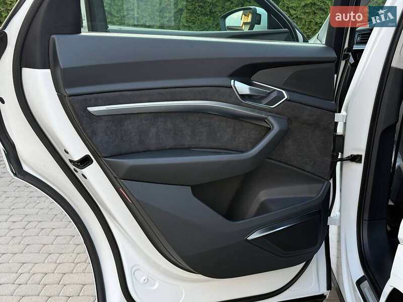 Внедорожник / Кроссовер Audi e-tron 2020 в Ровно фото 32 Внедорожник / Кроссовер Audi e-tron 2020 в Ровно