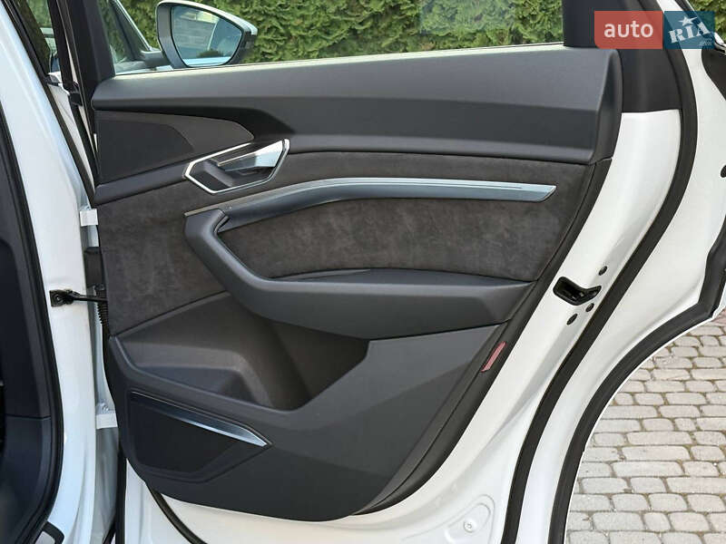 Внедорожник / Кроссовер Audi e-tron 2020 в Ровно фото 47 Внедорожник / Кроссовер Audi e-tron 2020 в Ровно