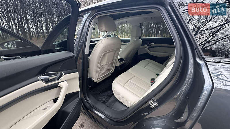 Внедорожник / Кроссовер Audi e-tron 2020 в Львове