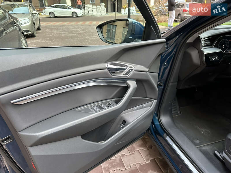 Позашляховик / Кросовер Audi e-tron 2021 в Києві