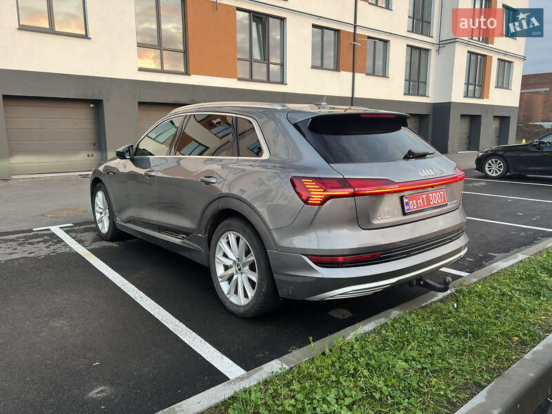 Позашляховик / Кросовер Audi e-tron 2019 в Рівному