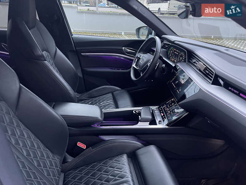 Позашляховик / Кросовер Audi e-tron 2019 в Рівному