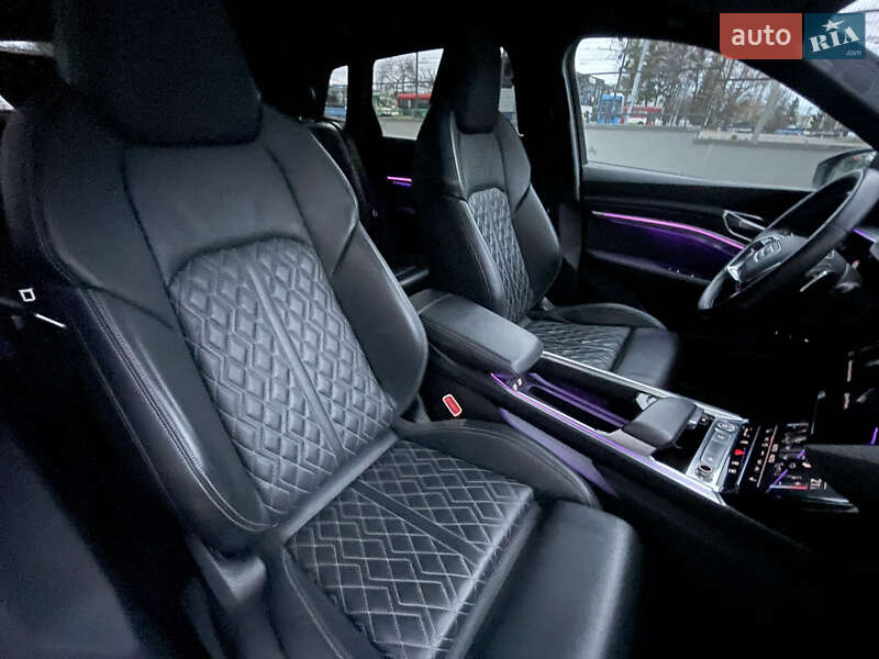 Позашляховик / Кросовер Audi e-tron 2019 в Рівному