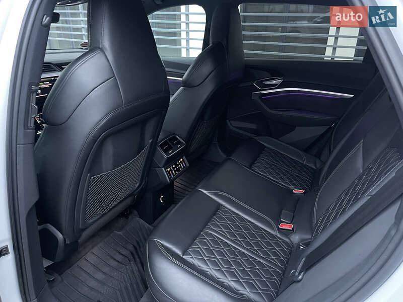 Позашляховик / Кросовер Audi e-tron 2019 в Рівному