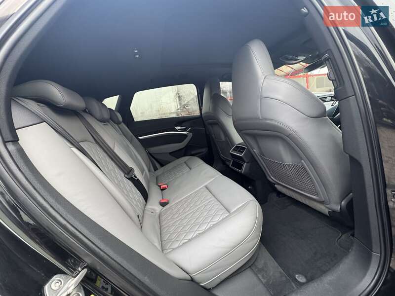 Внедорожник / Кроссовер Audi e-tron 2019 в Львове