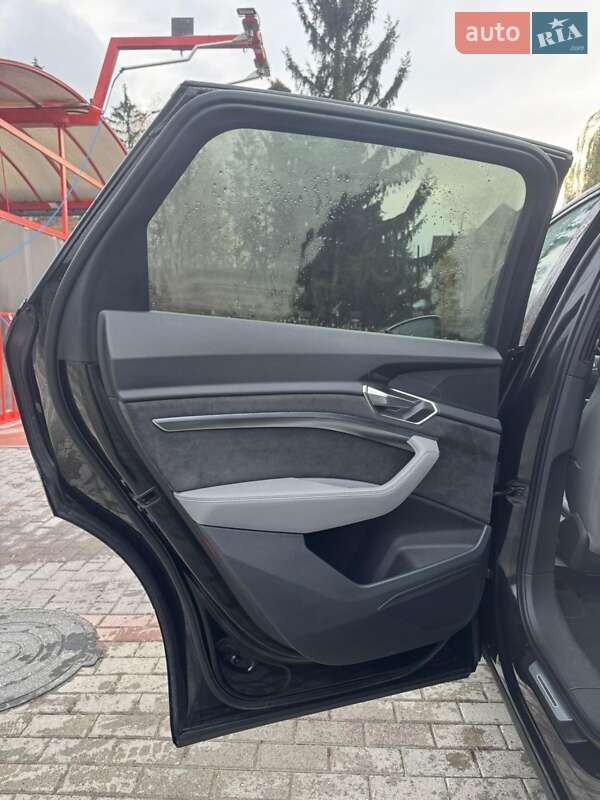 Внедорожник / Кроссовер Audi e-tron 2019 в Львове