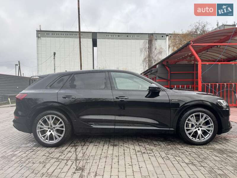 Внедорожник / Кроссовер Audi e-tron 2019 в Львове