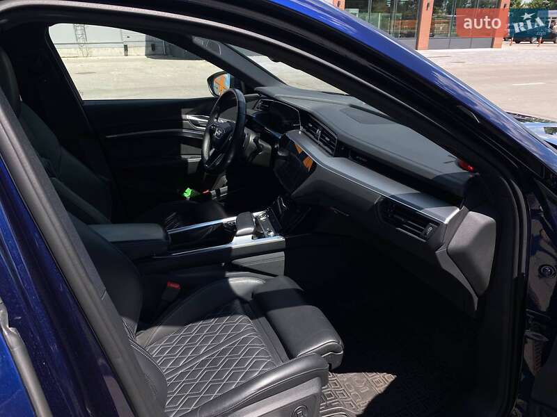 Внедорожник / Кроссовер Audi e-tron 2021 в Киеве фото 24 Внедорожник / Кроссовер Audi e-tron 2021 в Киеве
