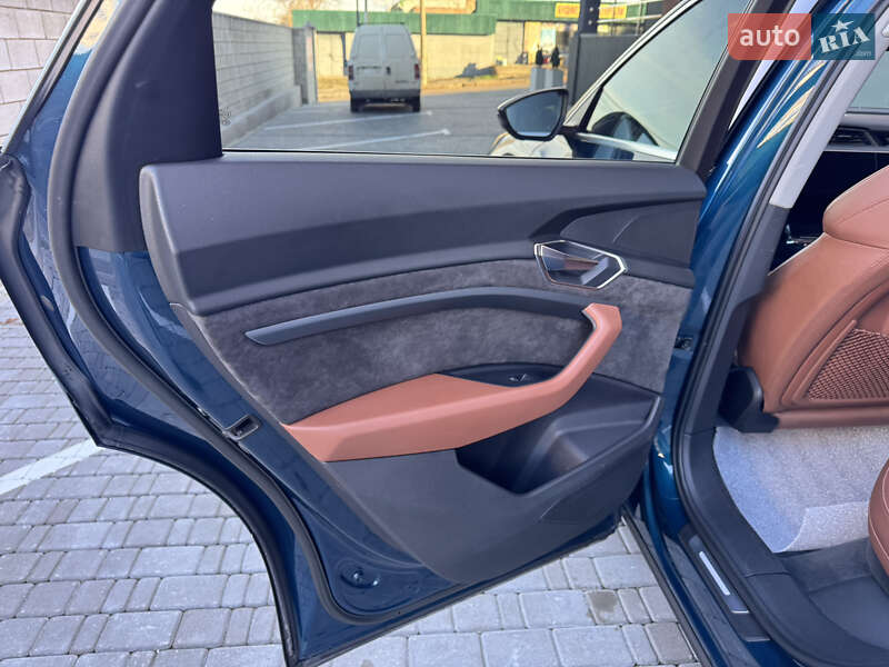 Внедорожник / Кроссовер Audi e-tron 2019 в Ровно фото 20 Внедорожник / Кроссовер Audi e-tron 2019 в Ровно