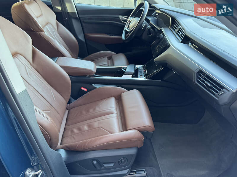 Внедорожник / Кроссовер Audi e-tron 2019 в Ровно фото 25 Внедорожник / Кроссовер Audi e-tron 2019 в Ровно