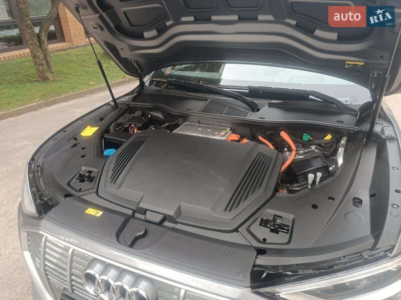Внедорожник / Кроссовер Audi e-tron 2022 в Львове фото 16 Внедорожник / Кроссовер Audi e-tron 2022 в Львове
