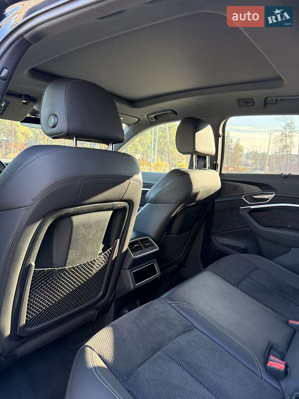 Позашляховик / Кросовер Audi e-tron 2021 в Києві