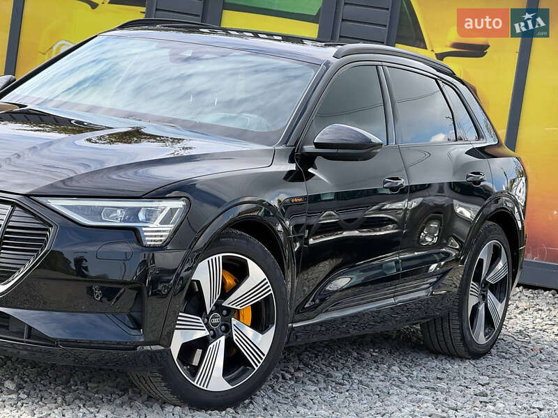 Внедорожник / Кроссовер Audi e-tron 2022 в Стрые