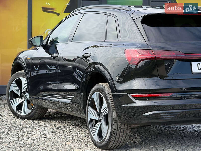 Внедорожник / Кроссовер Audi e-tron 2022 в Стрые
