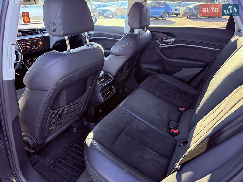 Внедорожник / Кроссовер Audi e-tron 2019 в Львове