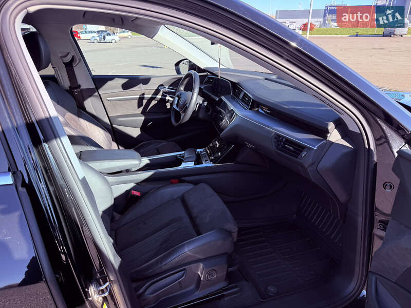 Внедорожник / Кроссовер Audi e-tron 2019 в Львове