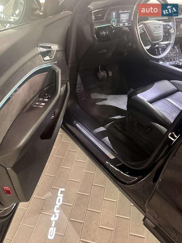 Внедорожник / Кроссовер Audi e-tron 2019 в Киеве фото 16 Внедорожник / Кроссовер Audi e-tron 2019 в Киеве